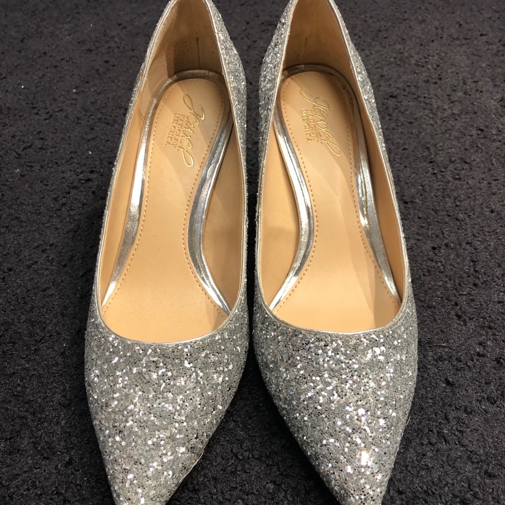 Badgley Mischka Glitter silver shoe